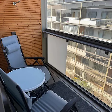 Neat Near The Metro In Apartment